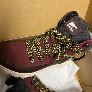 Sorel Kinetic Breakthrough Conquest boot waterproof women’s size 9 new in box
